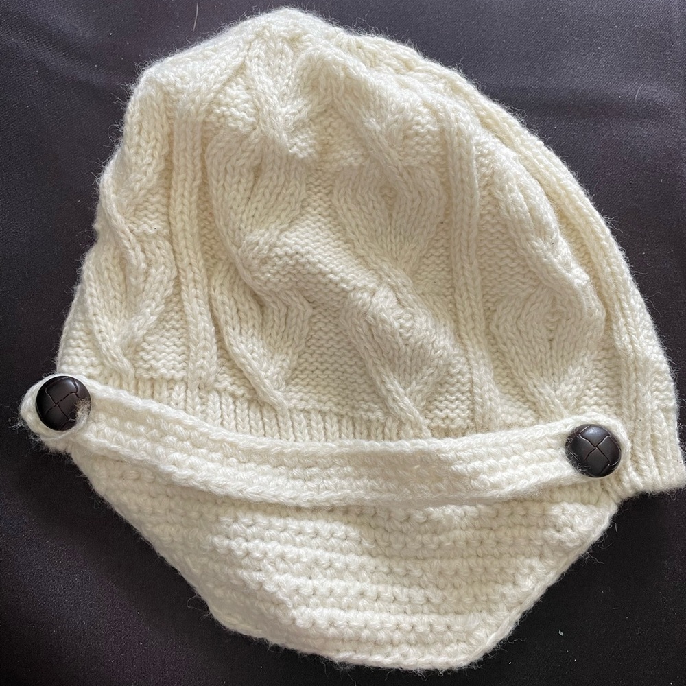 White Merona Knitted Hat